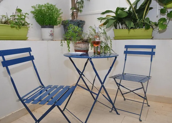 Private Apartment In Pembroke St Julians
